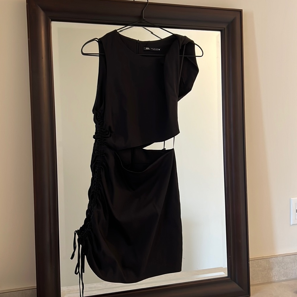 NWT Zara side cinched, cut out dress